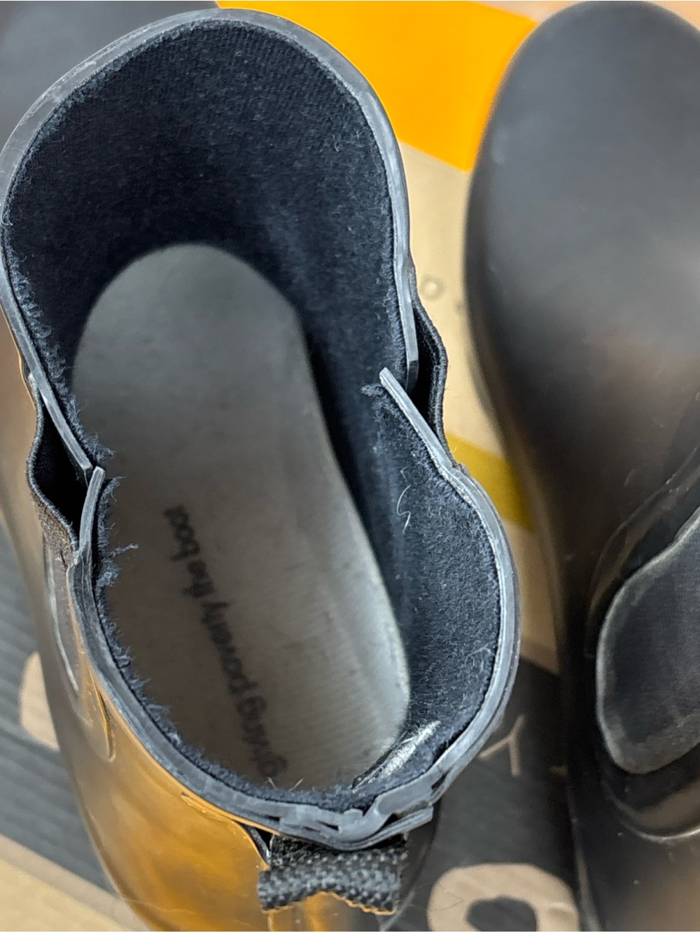 Sz 9 Roma Black Women's Chelsea Rain Ankle Boots used need cleaning 🧽 - Picture 7 of 17